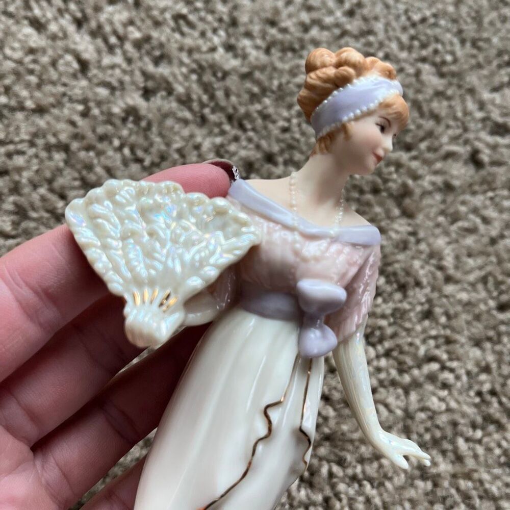 VTG Lenox “Glamorous Entrance” Porcelain Lady Figurine Regency Style - Picture 5 of 10
